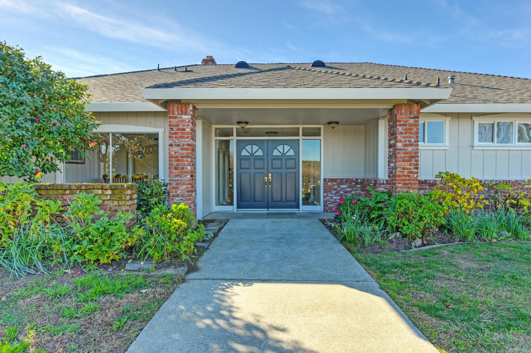 Classic California Entry in Granite Bay, CA